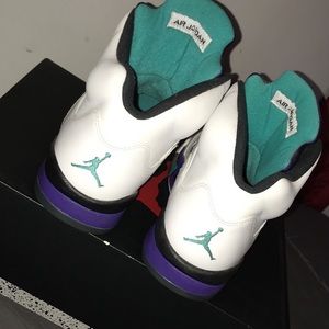Jordan Retro 5 “Grape”